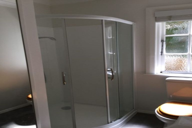 Photo of property in 1 Glasgow Street, Kelburn, Wellington, 6012