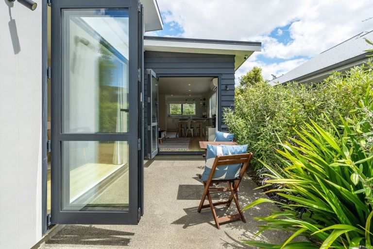 Photo of property in 6 Pateke Drive, Kenepuru, Porirua, 5022