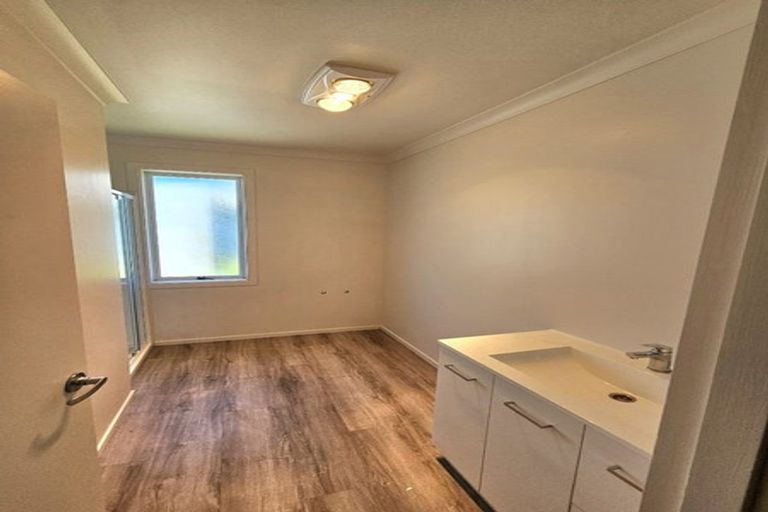 Photo of property in 8 Hutchins Street, Waitara, 4320