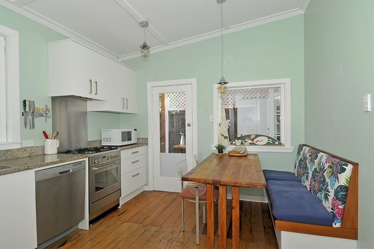 Photo of property in 12 Sale Street, Napier South, Napier, 4110