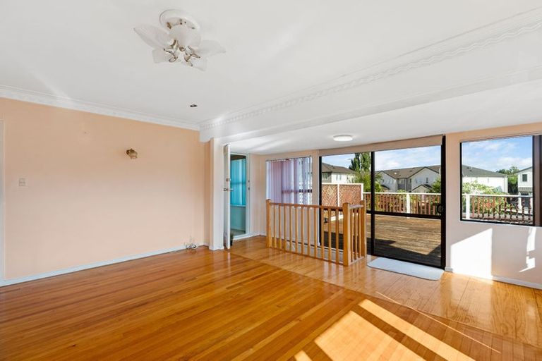 Photo of property in 60 Orams Road, Hillpark, Auckland, 2102