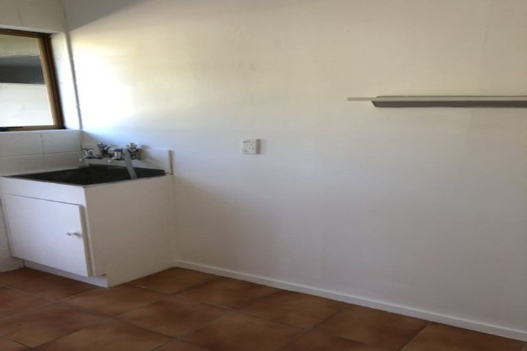 Photo of property in 2/29 Awaruku Road, Torbay, Auckland, 0630