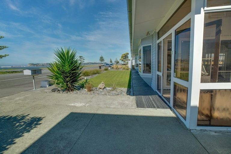 Photo of property in 98 The Esplanade, Westshore, Napier, 4110