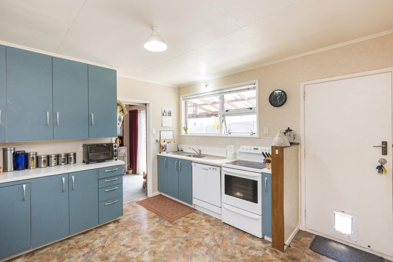 Photo of property in 21 Lockhart Avenue, Milson, Palmerston North, 4414