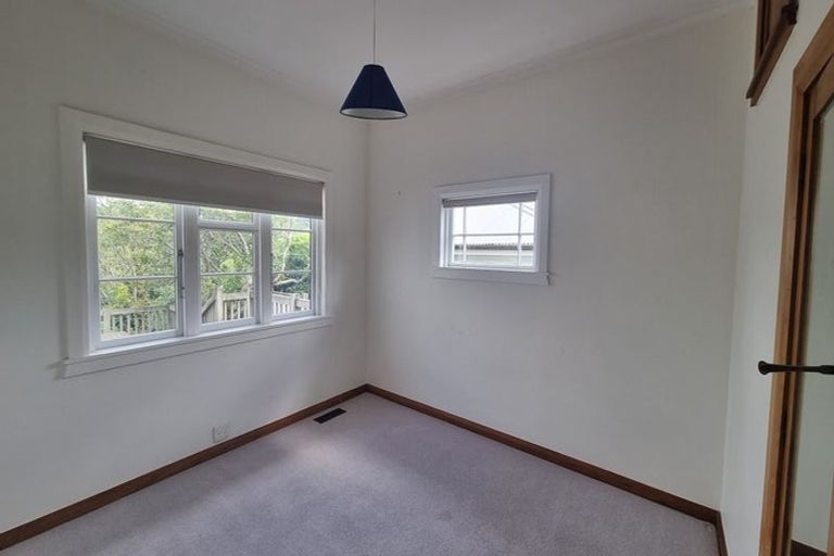 Photo of property in 41 Farm Road, Northland, Wellington, 6012