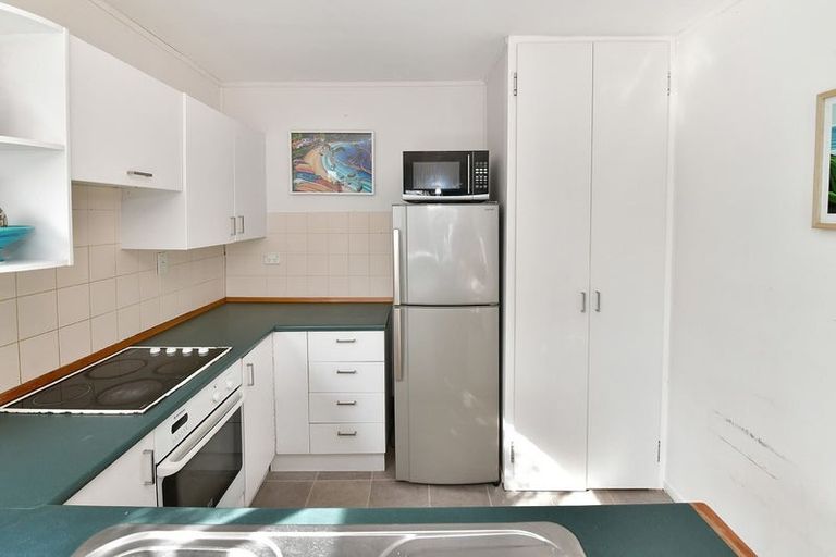 Photo of property in 956 Whangaparaoa Road, Manly, Whangaparaoa, 0930