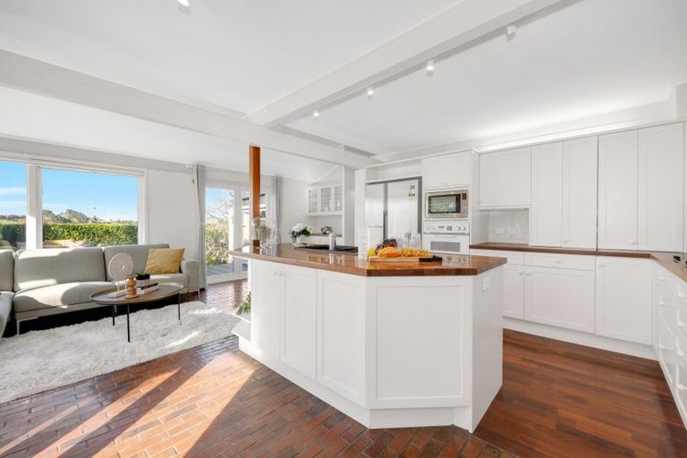 Photo of property in 281 Point View Drive, Shamrock Park, Auckland, 2016