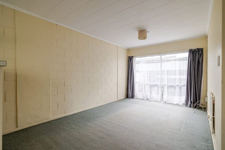 Photo of property in 3 Seddon Street, Takaro, Palmerston North, 4412