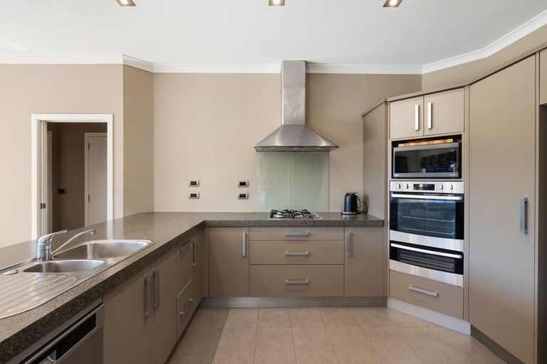 Photo of property in 20 Gibbston Close, Huntington, Hamilton, 3210