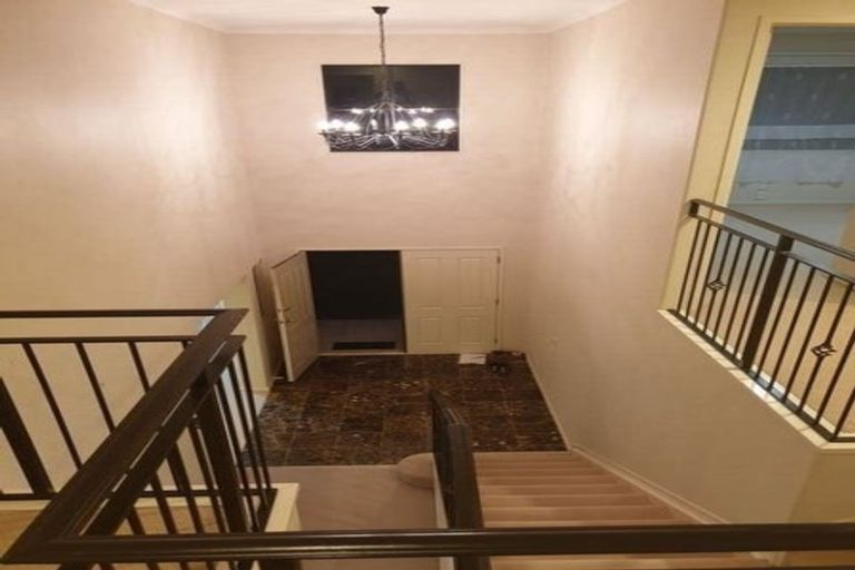 Photo of property in 31 Middlefield Drive, East Tamaki Heights, Auckland, 2016