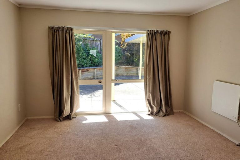 Photo of property in 9 Harbour Lights Close, West Harbour, Auckland, 0618