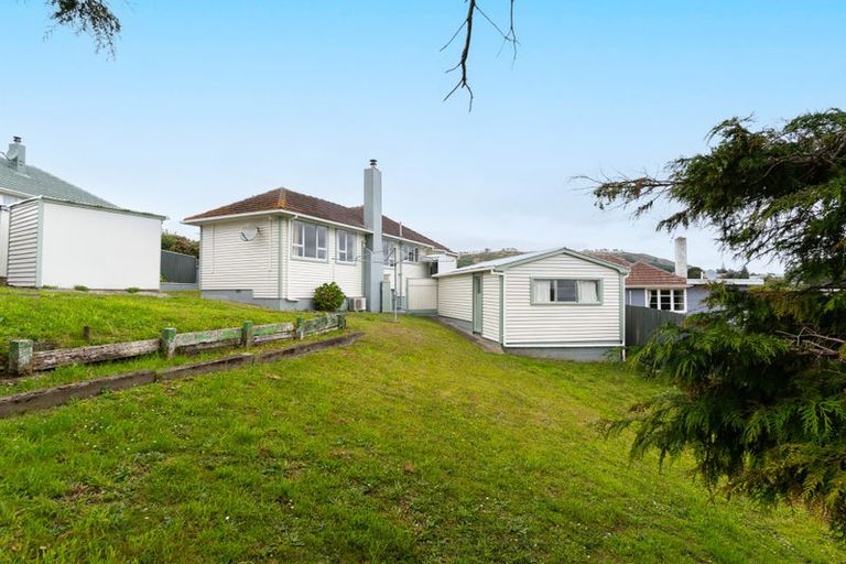 Photo of property in 15 Mckillop Street, Ranui, Porirua, 5024