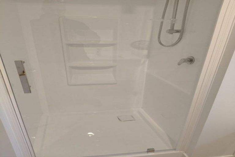 Photo of property in 18 Crossley Avenue, Woodend, 7610