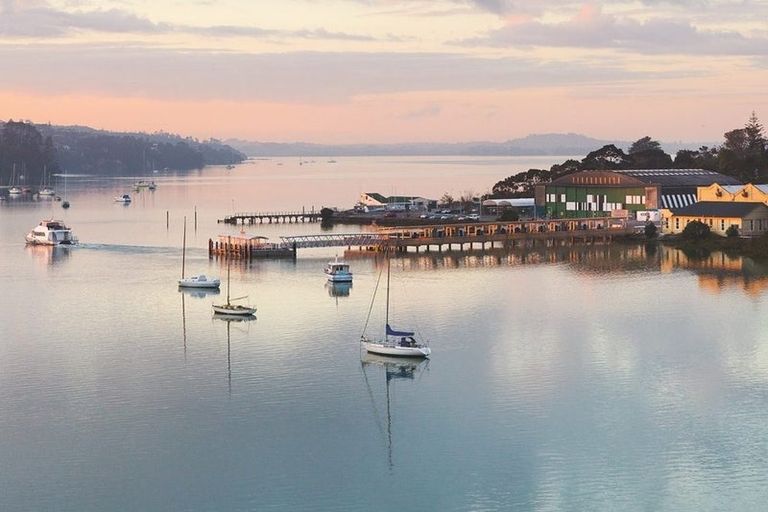 Photo of property in 52 Bristol Freighter Road, Hobsonville, 0616