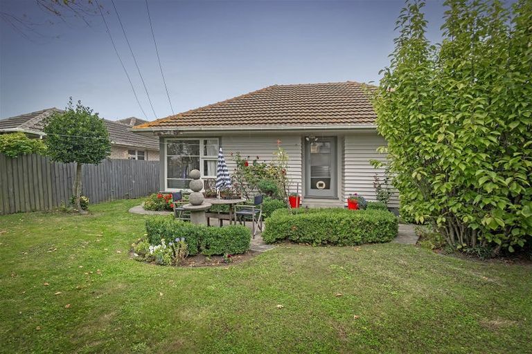 Photo of property in 24 Pembroke Street, Avondale, Christchurch, 8061
