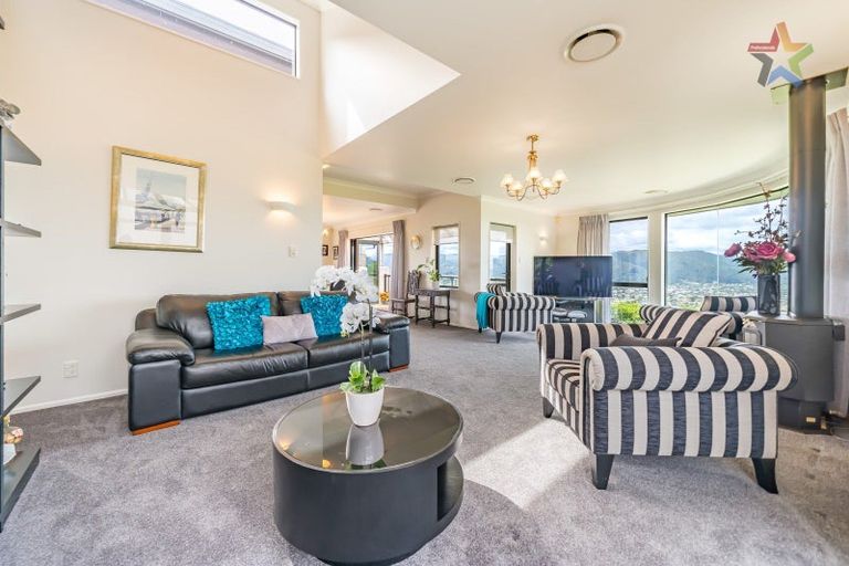 Photo of property in 11 Meadowbank Drive, Belmont, Lower Hutt, 5010