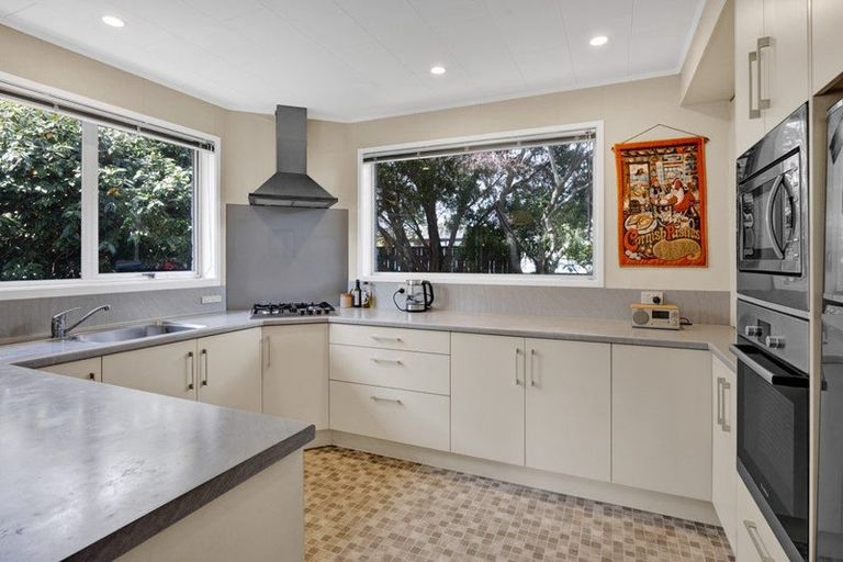 Photo of property in 44 Fulford Street, New Plymouth, 4310