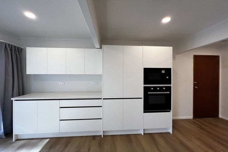 Photo of property in 4 Dalmeny Close, Murrays Bay, Auckland, 0630