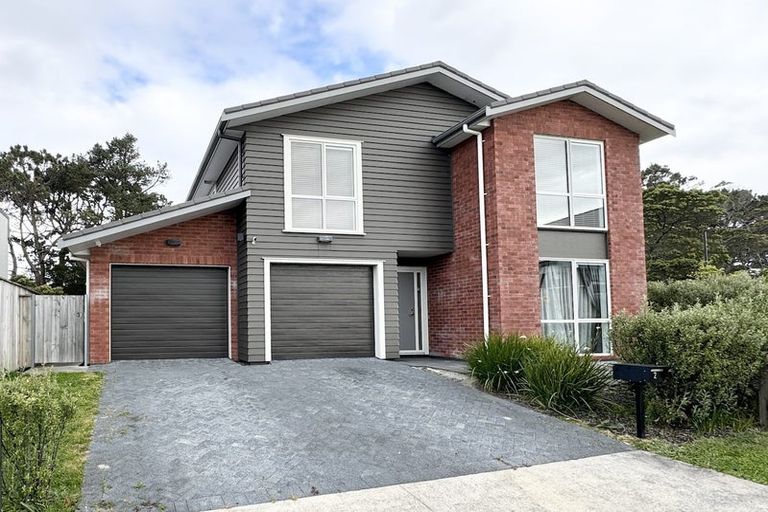 Photo of property in 2 Orowaru Avenue, Massey, Auckland, 0614