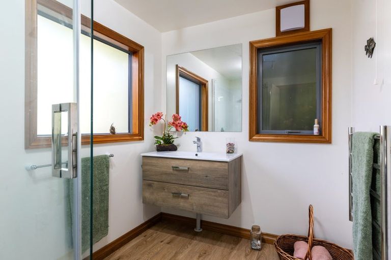 Photo of property in 19 Mccormicks Road, Whatamango Bay, Picton, 7281