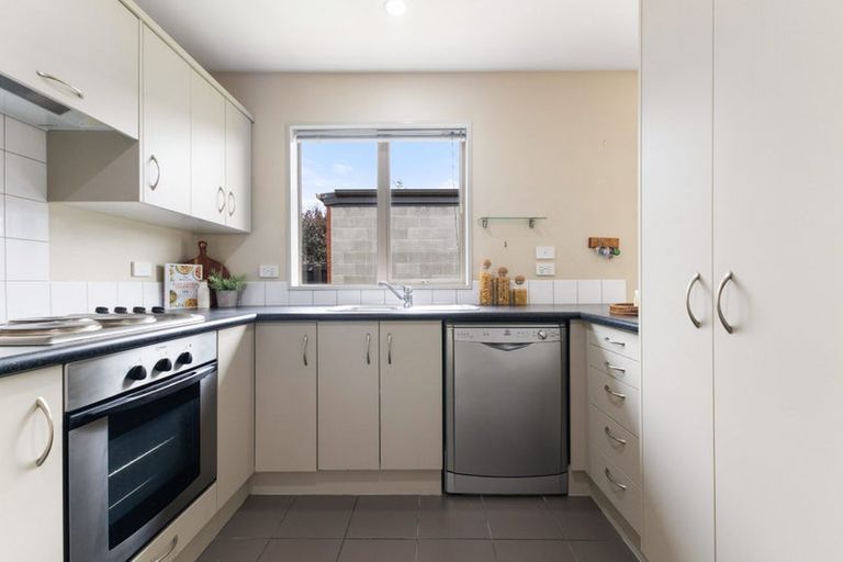 Photo of property in 9/25 Tilford Street, Woolston, Christchurch, 8062