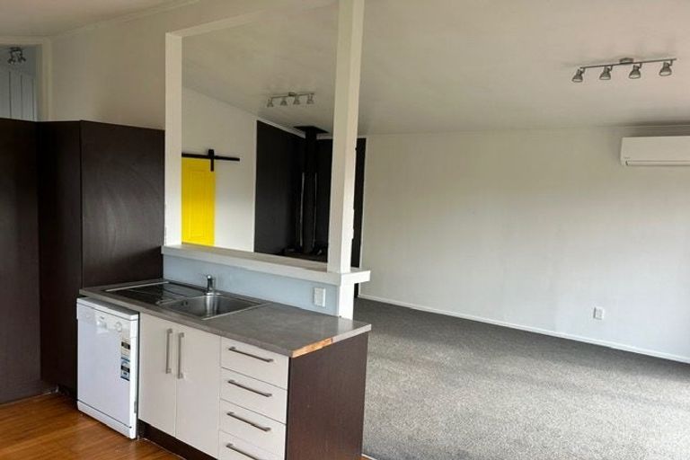 Photo of property in 46 Verbena Road, Birkdale, Auckland, 0626