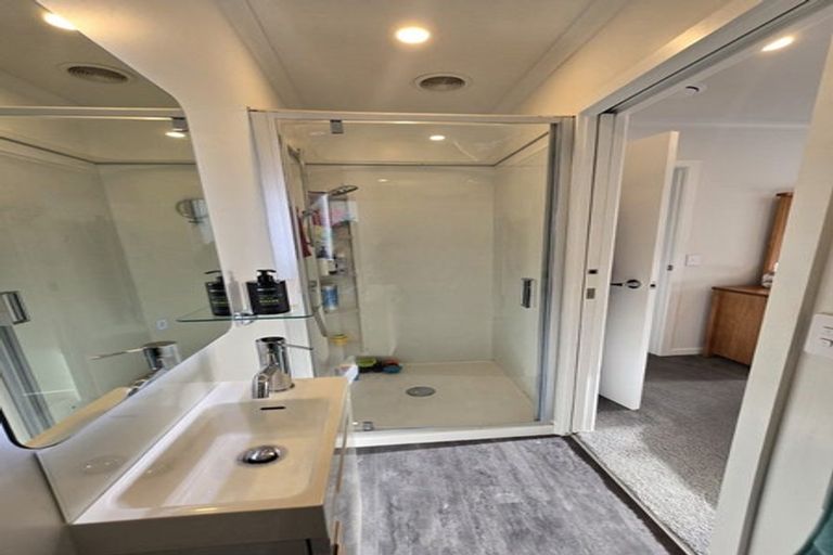 Photo of property in 10 Gaff Place, Whitby, Porirua, 5024