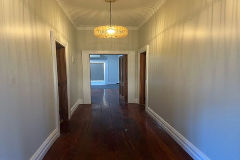 Photo of property in 11 Roxburgh Street, Mount Victoria, Wellington, 6011