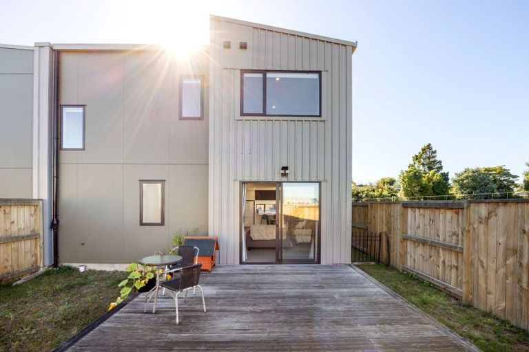 Photo of property in 15 Jacks Landing Drive, Hamilton Lake, Hamilton, 3204