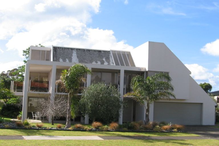 Photo of property in 10 Brodie Lane, Pauanui, Hikuai, 3579