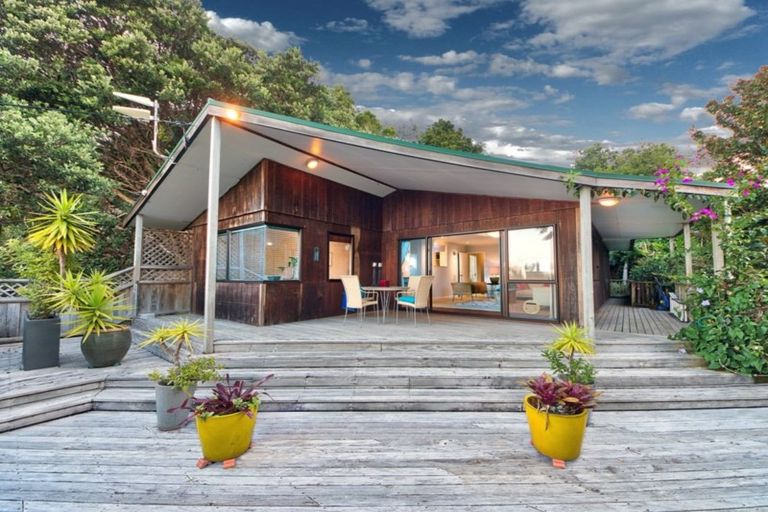 Photo of property in 45 Cornwallis Road, Cornwallis, Auckland, 0604