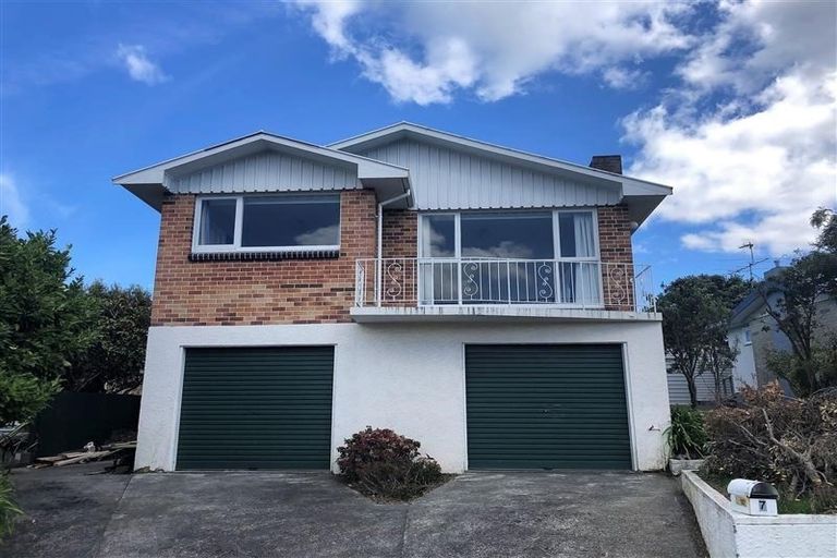 Photo of property in 7 Cedar Street, Maungaraki, Lower Hutt, 5010