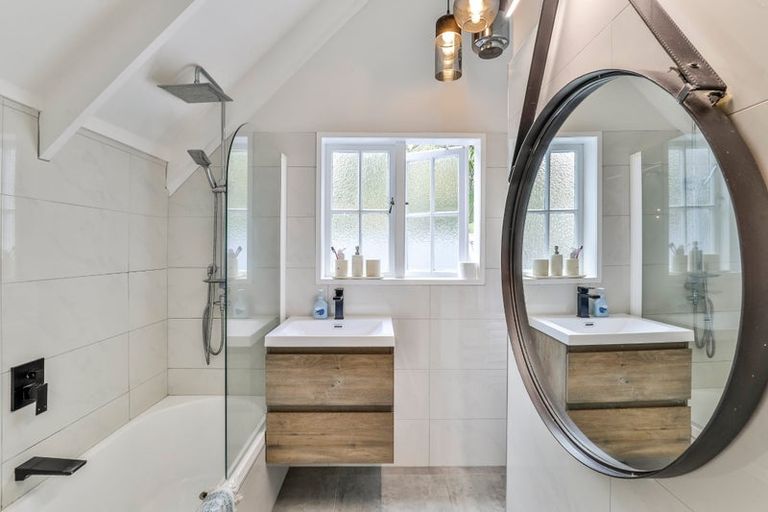 Photo of property in 119 Daffodil Street, Titirangi, Auckland, 0604