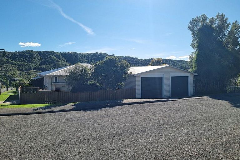 Photo of property in 14 Lincoln Street, Picton, 7220