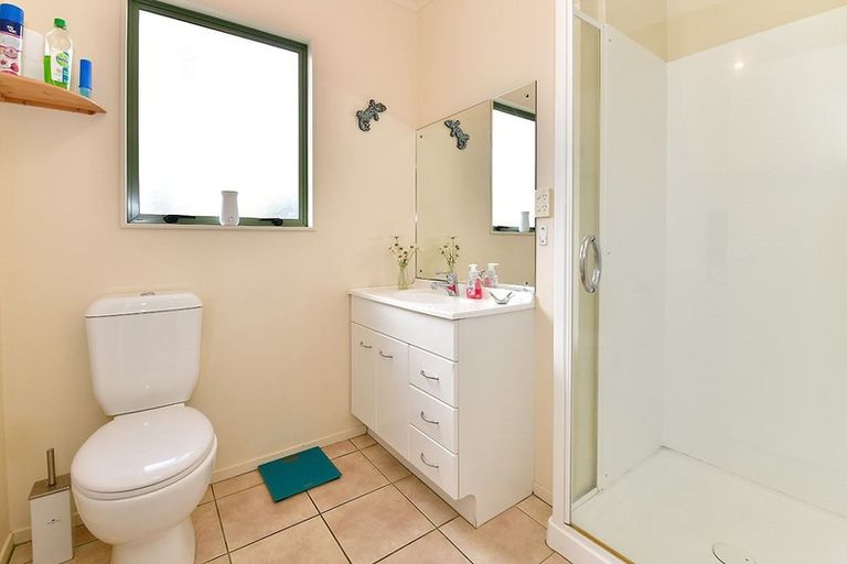 Photo of property in 3/18 Ocean View Road, Hatfields Beach, Orewa, 0931