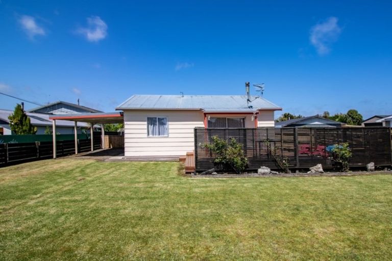 Photo of property in 18a Shortt Street, Foxton Beach, Foxton, 4815