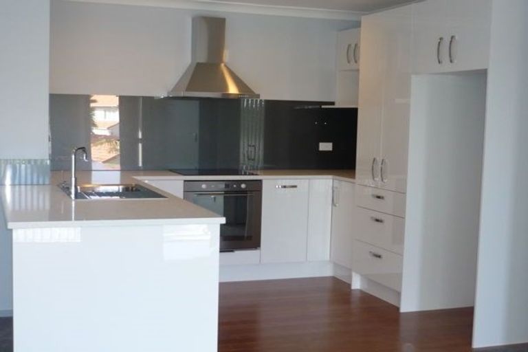 Photo of property in Santa Rosa, 3/340 Gulf Harbour Drive, Gulf Harbour, Whangaparaoa, 0930