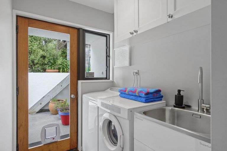 Photo of property in 3 Allom Lane, Cashmere, Christchurch, 8022