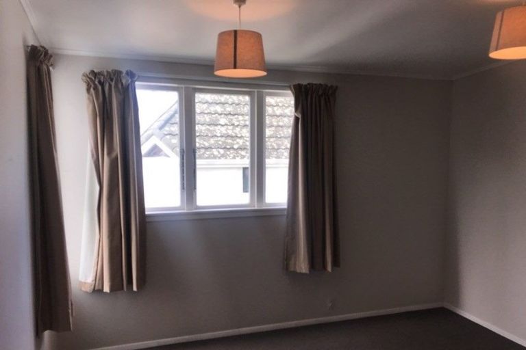 Photo of property in 34 Grove Road, Kelburn, Wellington, 6012