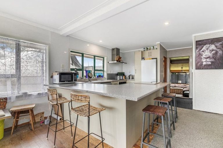 Photo of property in 14 Salas Place, Papakura, 2110