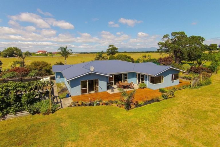 Photo of property in 14 Mountain Road, Sentry Hill, New Plymouth, 4373