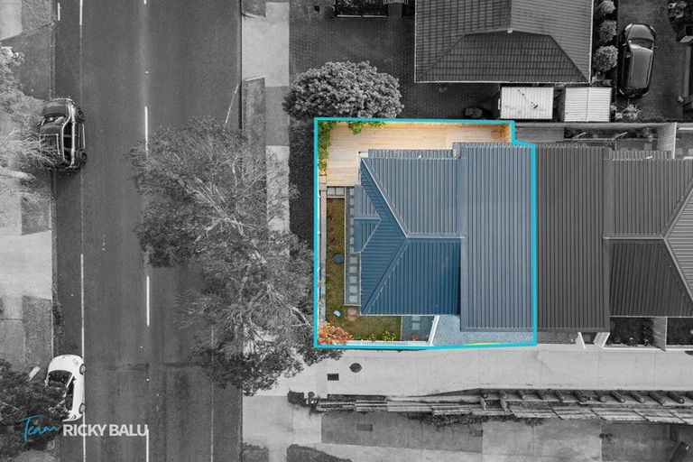 Photo of property in 43a Mirrabooka Avenue, Botany Downs, Auckland, 2010