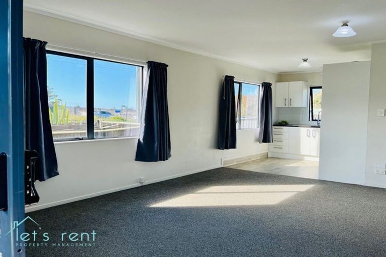 Photo of property in 52 Rosella Road, Mangere East, Auckland, 2024