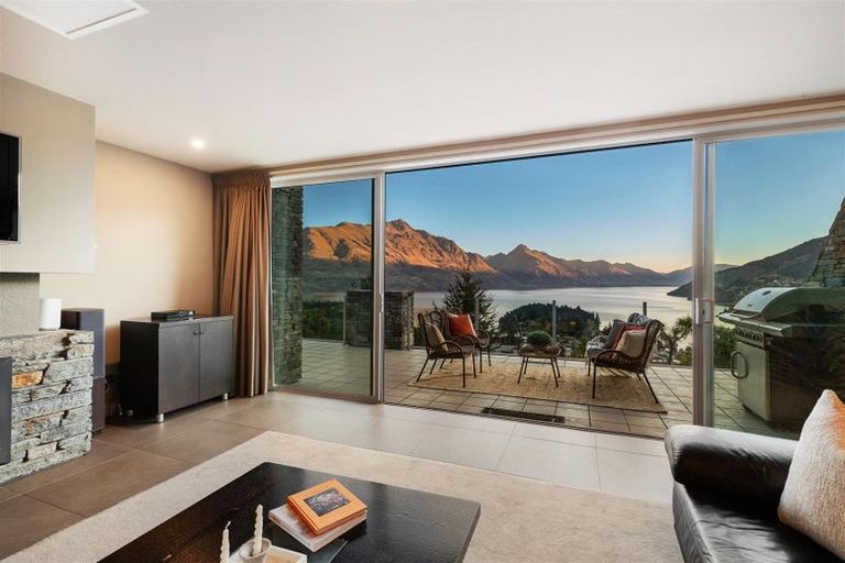 Photo of property in 4/25 Belfast Terrace, Queenstown, 9300