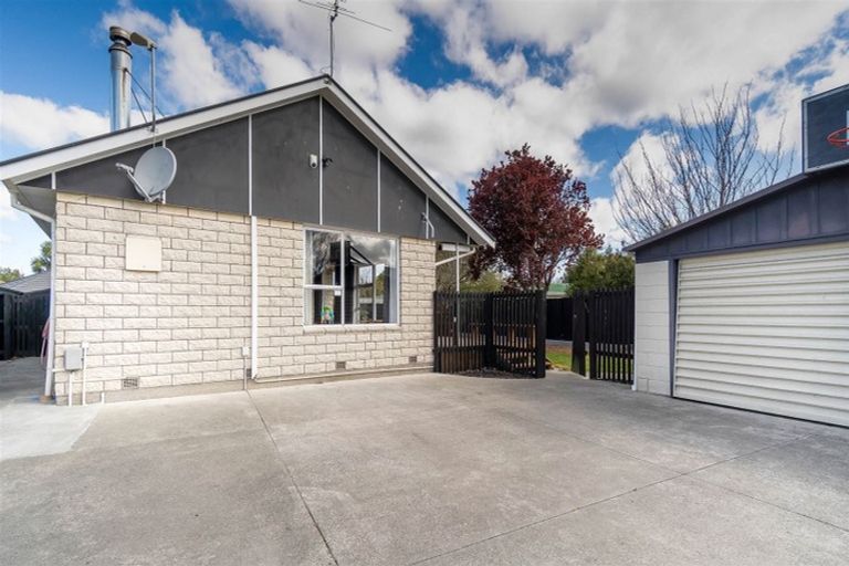 Photo of property in 22 Mckellar Place, Hornby, Christchurch, 8042