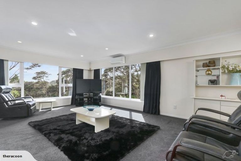 Photo of property in 83 Woodfern Crescent, Titirangi, Auckland, 0604