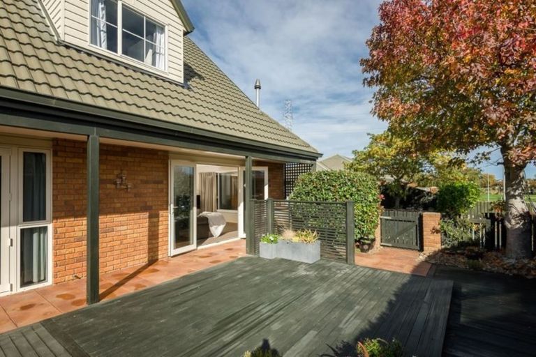 Photo of property in 4 Hemingford Place, Halswell, Christchurch, 8025