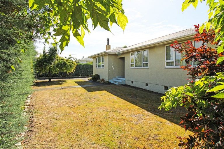 Photo of property in 8 Barrett Place, Carterton, 5713