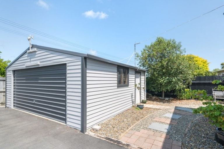 Photo of property in 1 Tamar Street, Rongotea, 4476