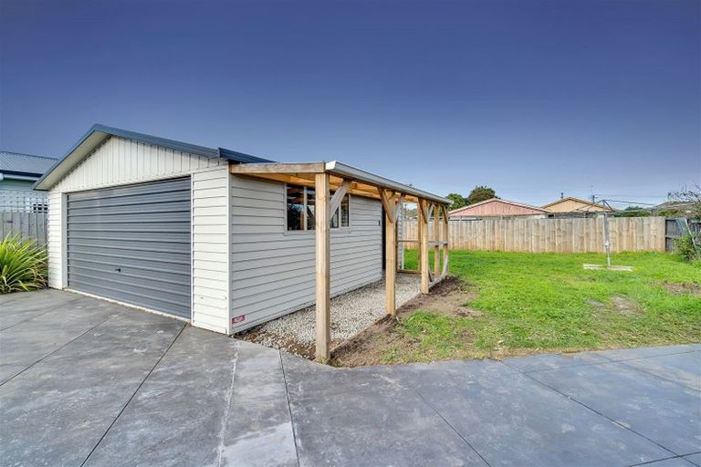 Photo of property in 102 Bassett Street, Burwood, Christchurch, 8083